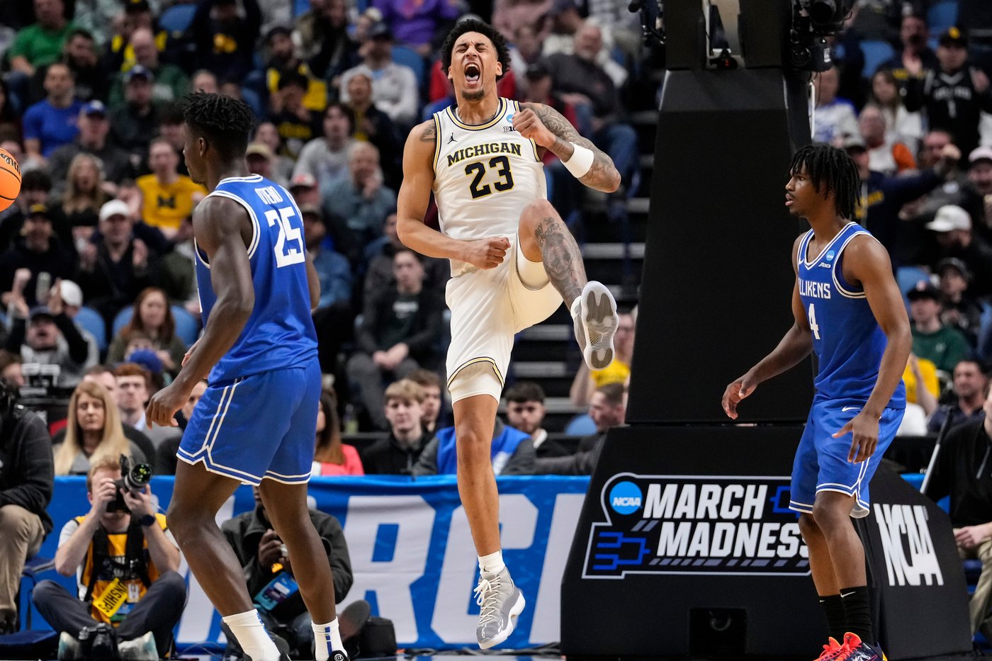 Yaxel Lendeborg finally finds the spotlight at Michigan in leading Wolverines to Sweet 16 berth | iNFOnews.ca