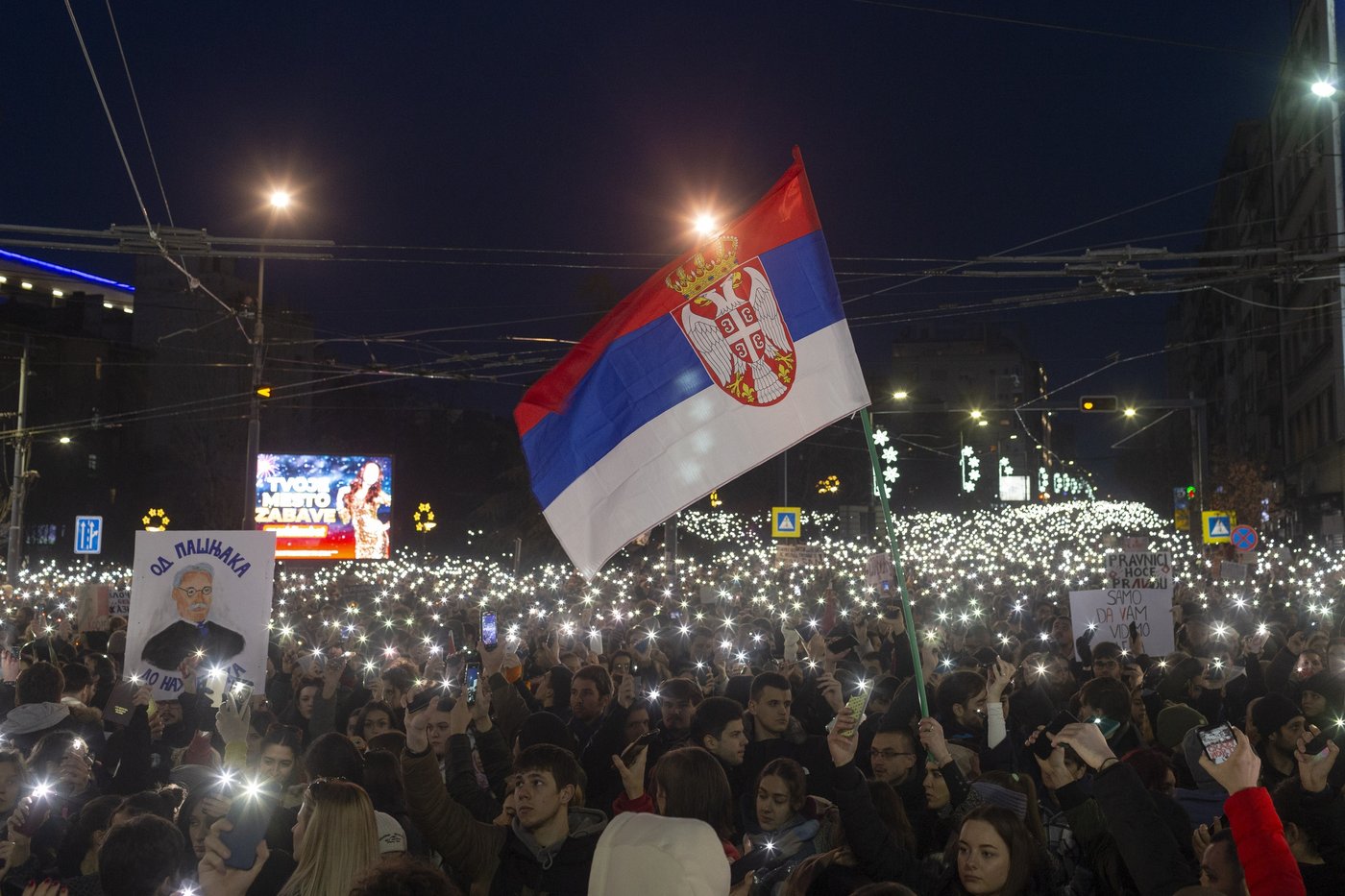 Thousands stream into Belgrade square to protest against populist Serbian leadership | iNFOnews.ca
