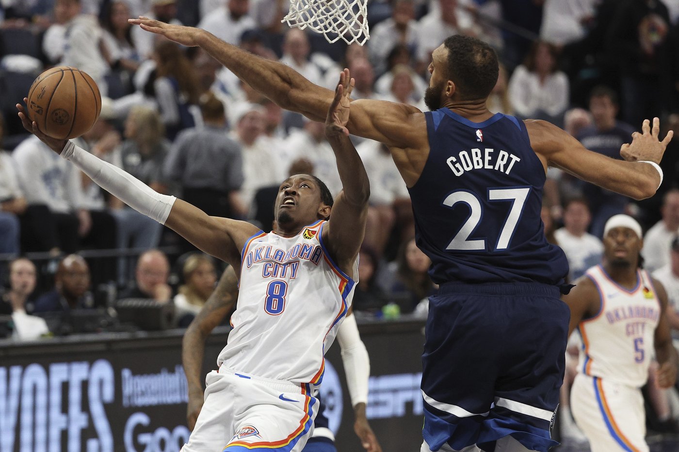 Thunder bounce back to beat T-wolves 128-126 to take 3-1 lead behind SGA's 40-point game | iNFOnews.ca