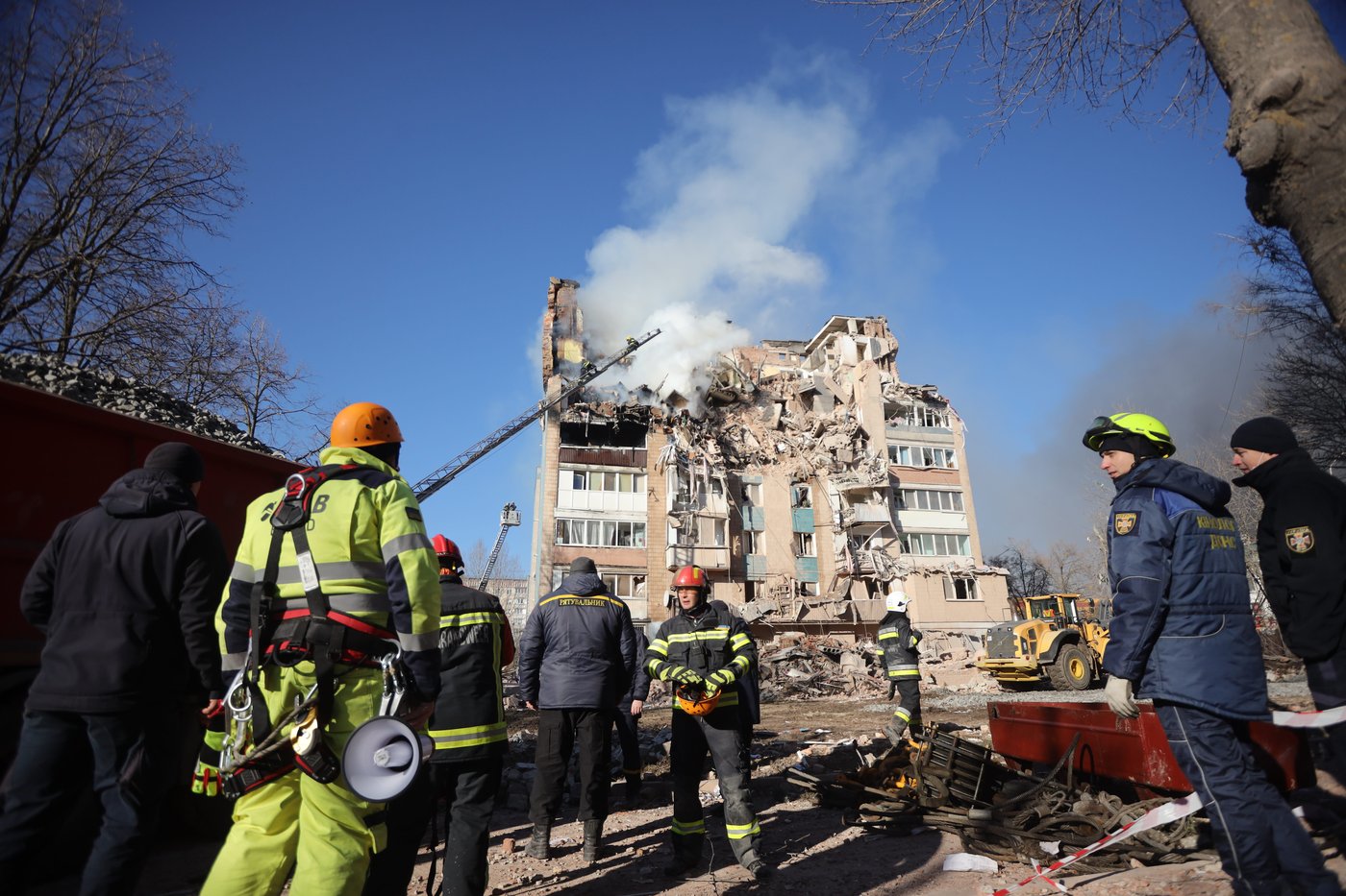 Russian attack kills 25 in Ukraine’s Ternopil as Zelenskyy meets Erdogan in Turkey | iNFOnews.ca