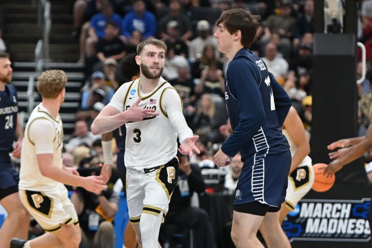 Purdue's Smith sets Division I career assists record in rout of Queens University in NCAA Tournament | iNFOnews.ca