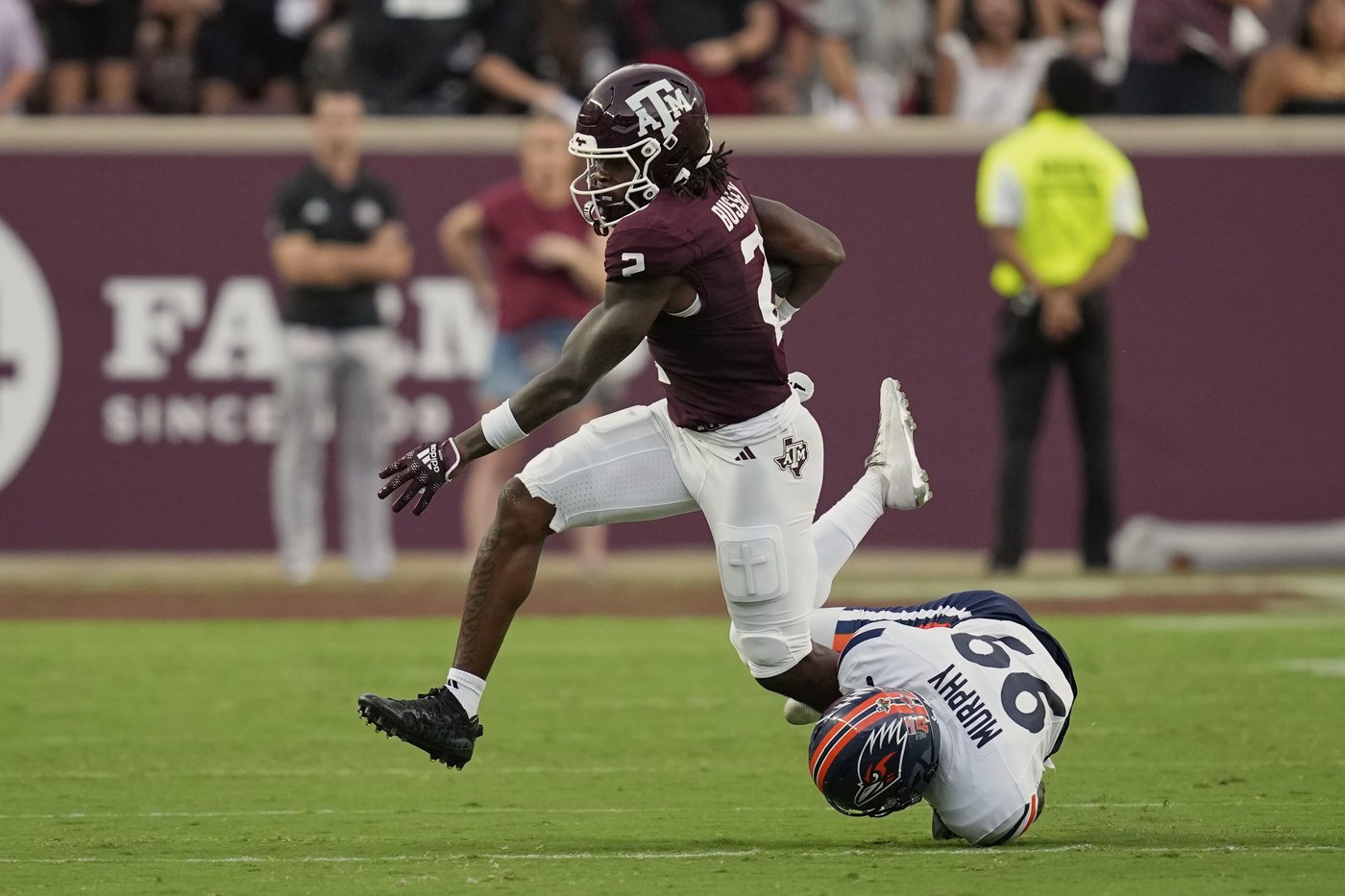 Reed's career-high 4 TD passes and Concepcion's strong debut lead Texas A&M to 42-24 win over UTSA | iNFOnews.ca
