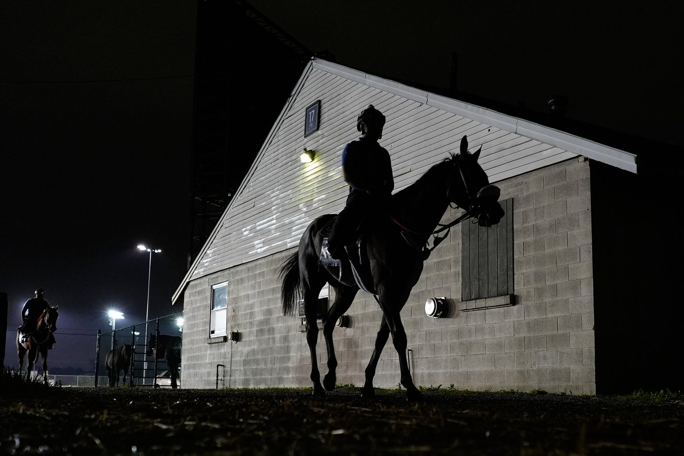 Photos show pre-race workouts ahead of the Kentucky Derby | iNFOnews.ca