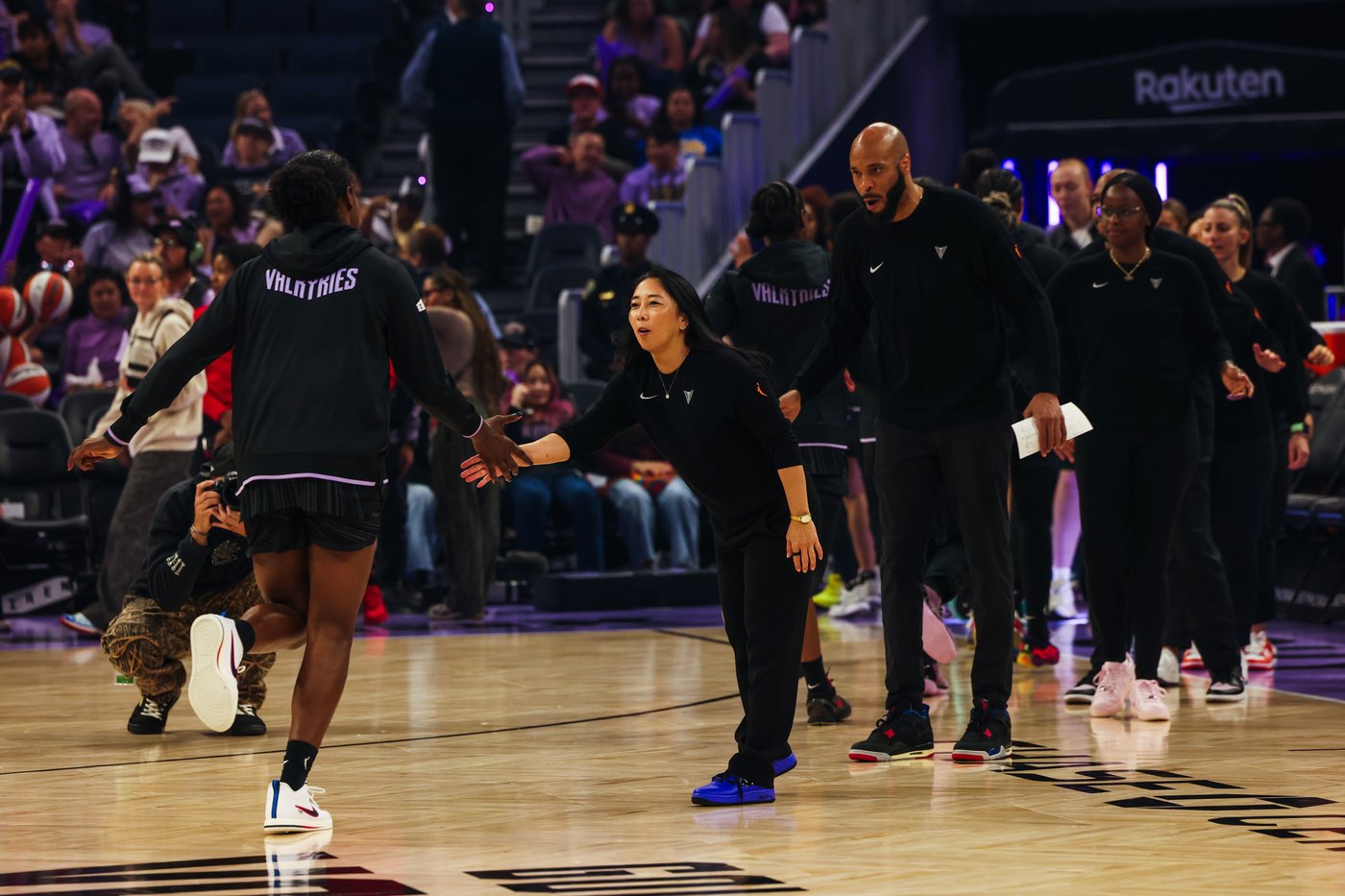 Gabby Williams hits two late 3-pointers and leads Valkyries to 9th straight win, 74-69 over Mystics | iNFOnews.ca