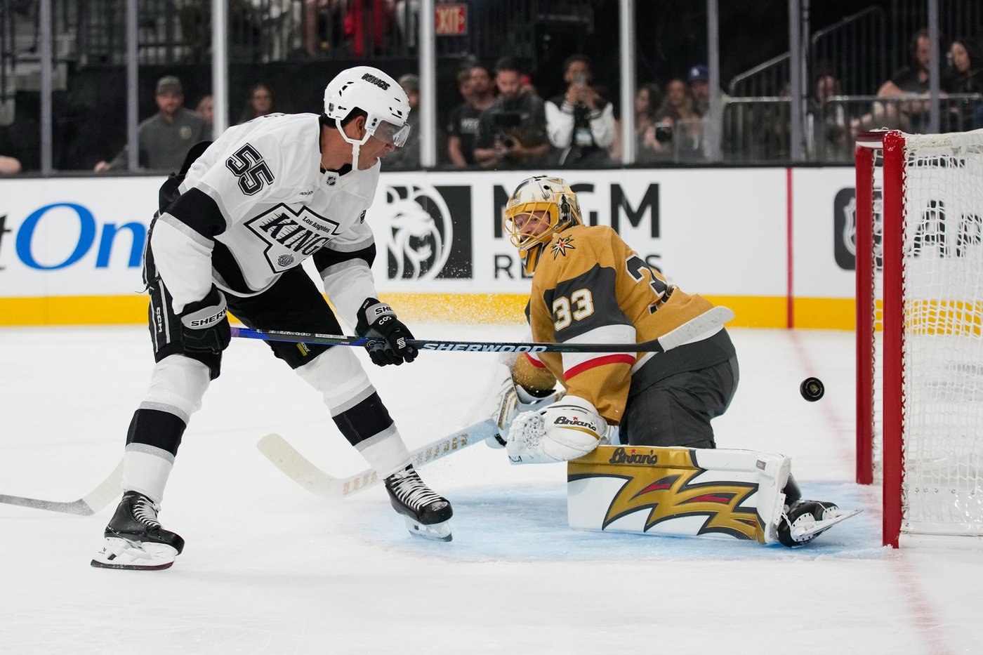 Kings top Golden Knights 6-5 in shootout, spoiling Dorofeyev's hat trick and Marner's debut | iNFOnews.ca