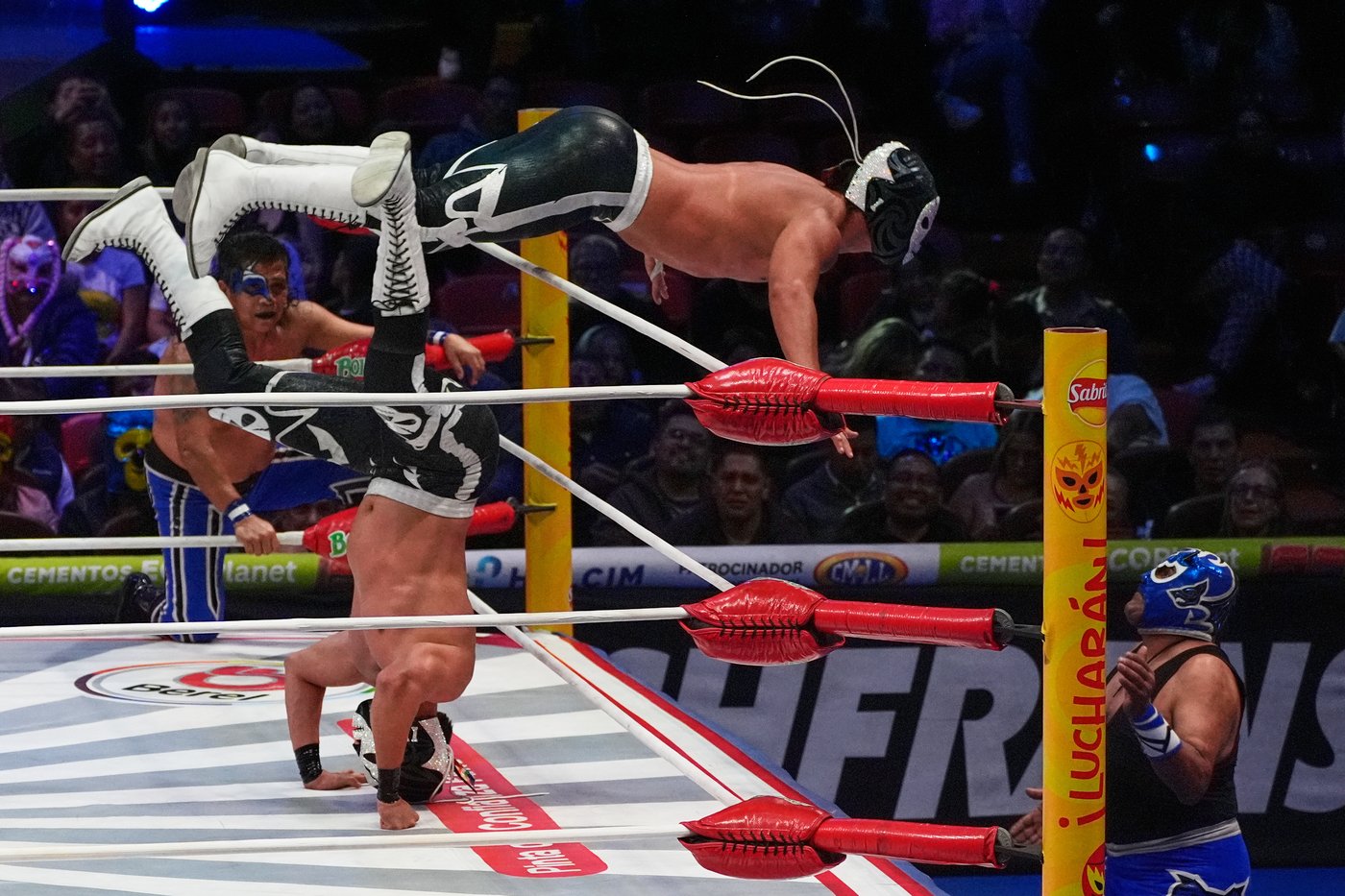 From Arena Mexico to the World Cup, a wrestling-mask boom is taking shape | iNFOnews.ca