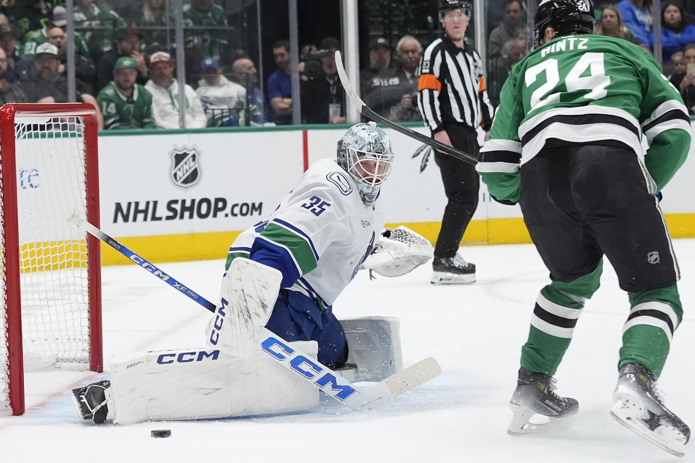 Jason Robertson and Roope Hintz get two goals, one assist each in Stars' 5-3 win over Canucks | iNFOnews.ca