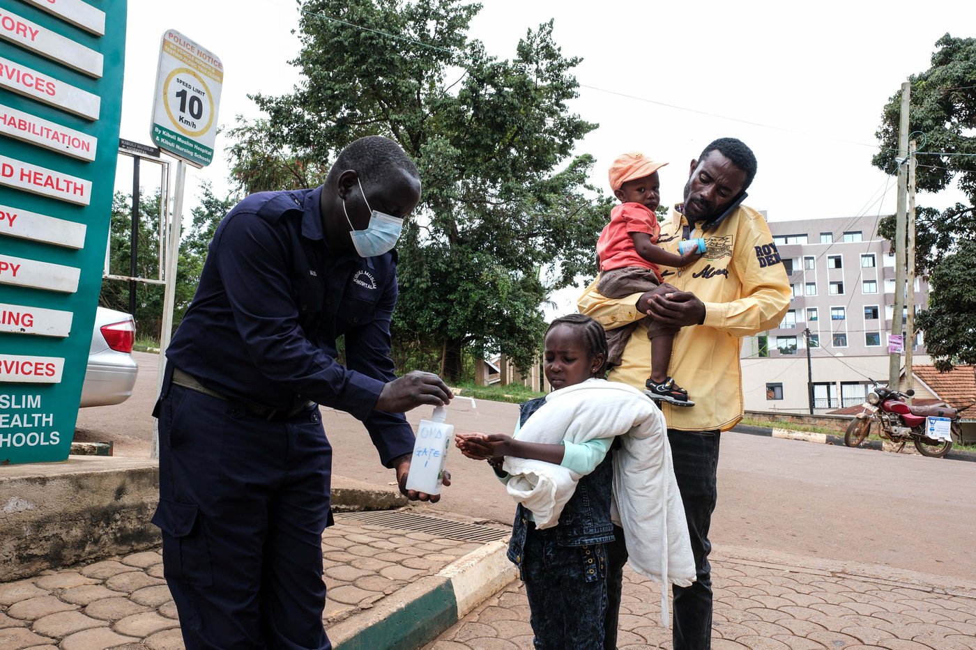 Photos from Congo and Uganda as WHO declare health emergency over Ebola | iNFOnews.ca