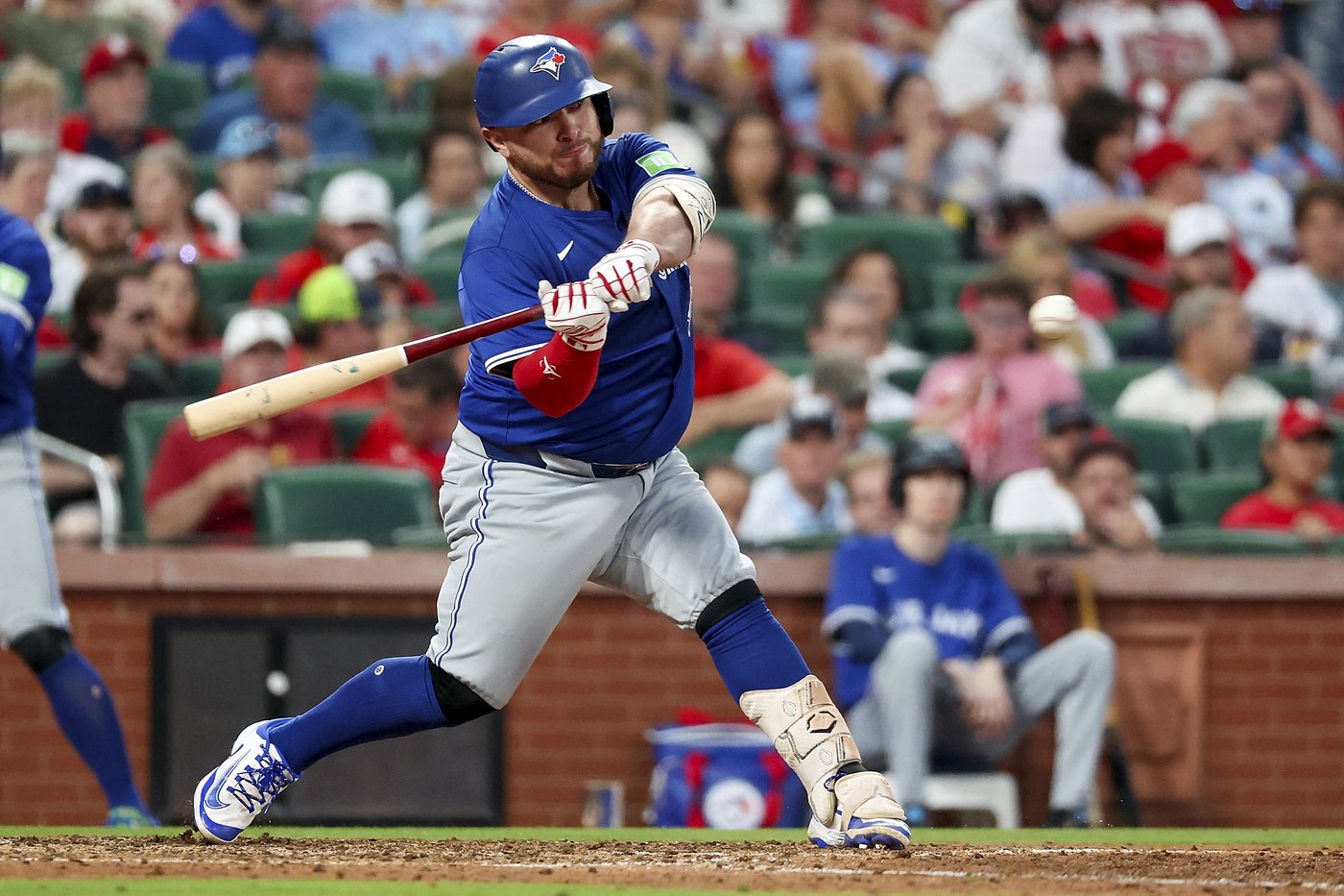 Giménez, Kirk homer to lead surging Blue Jays to 10-9 win over Cardinals | iNFOnews.ca