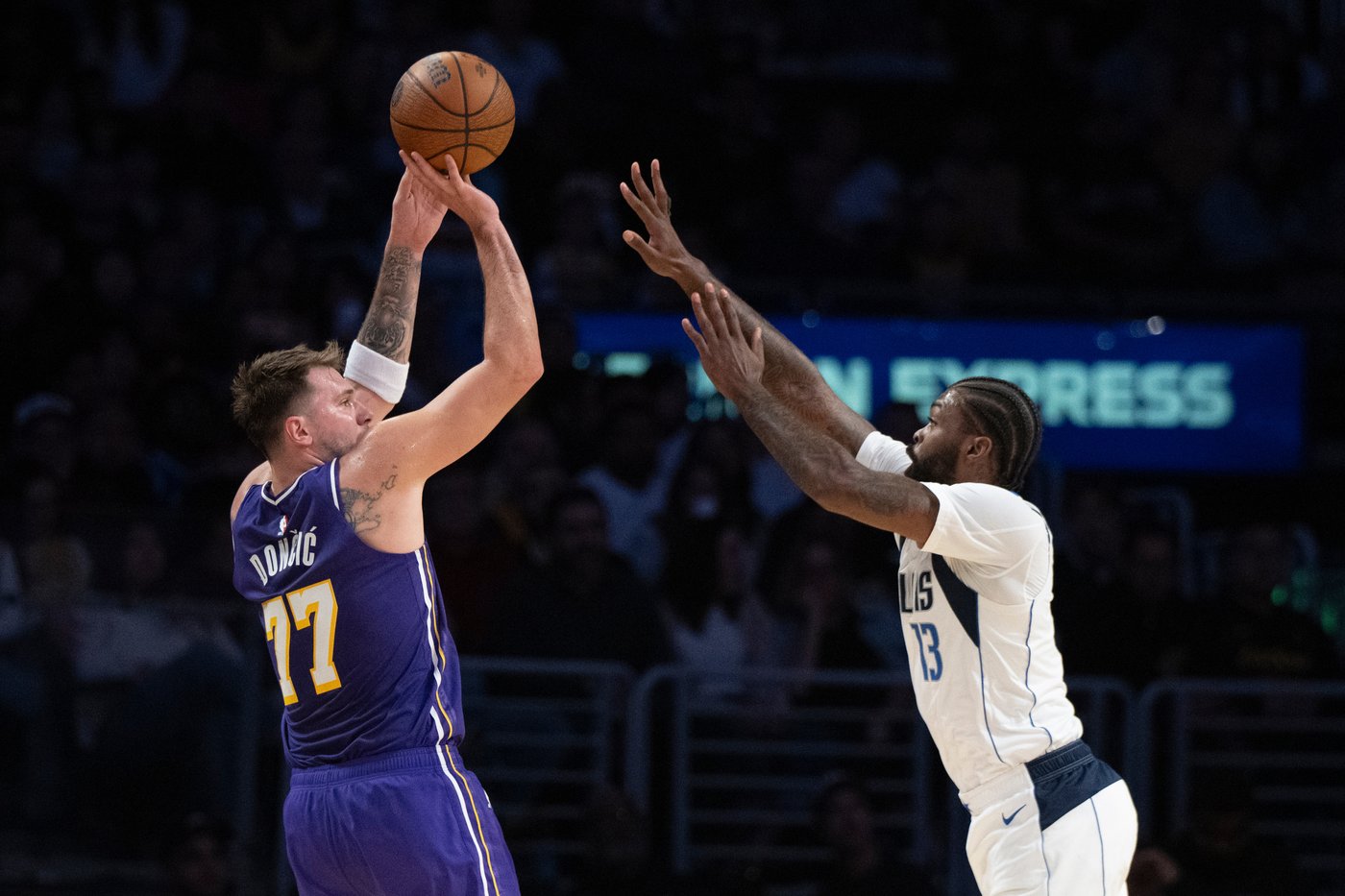 Reaves scores 38 points, Luka adds 35, Lakers hold off Mavs 129-119 in Anthony Davis' LA return | iNFOnews.ca