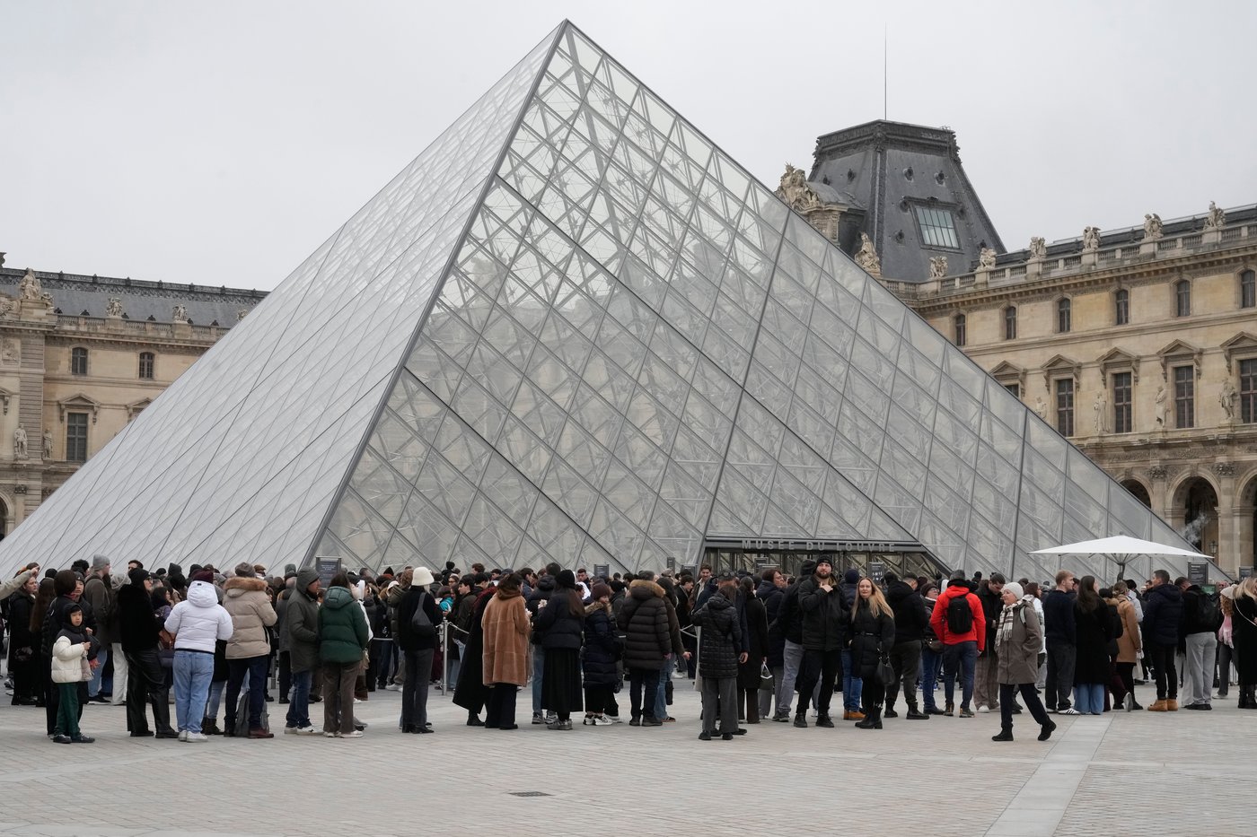 Louvre Museum director resigns in the wake of October's brazen French crown jewels heist | iNFOnews.ca