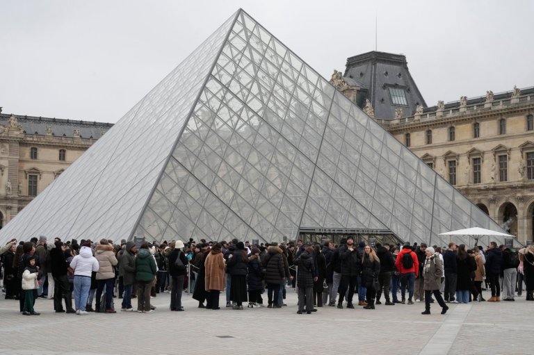 Louvre official says fraud ‘inevitable’ at large museums as France probes multimillion euro scheme | iNFOnews.ca