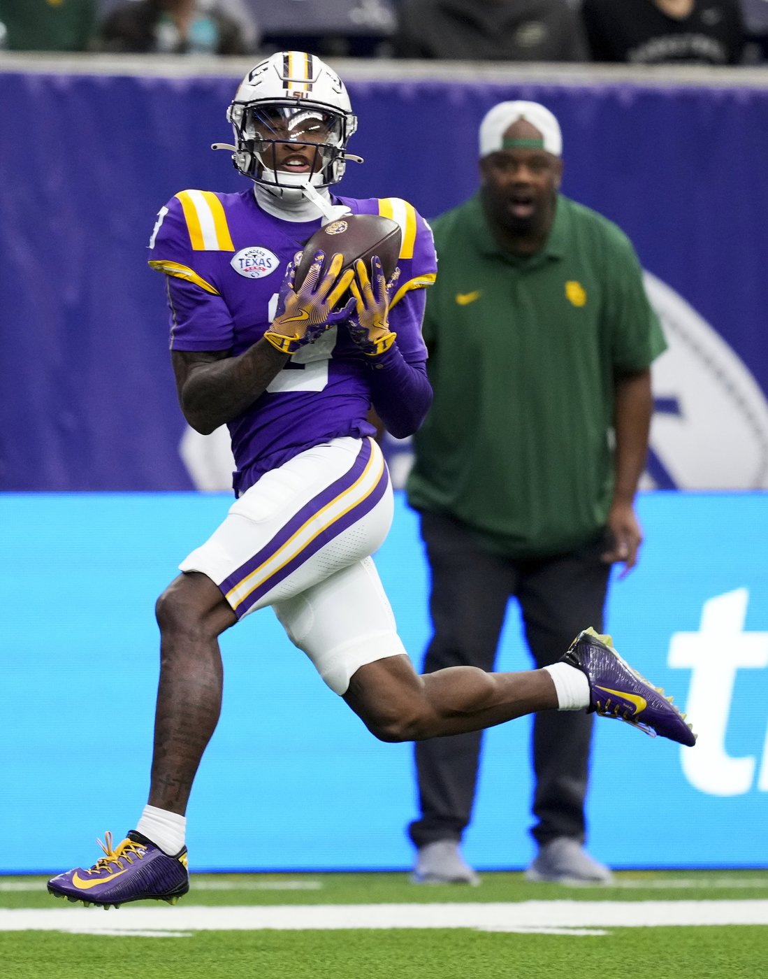 Nussmeier throws for 304 yards and 3 TDs as LSU beats Baylor 44-31 in Texas Bowl | iNFOnews.ca