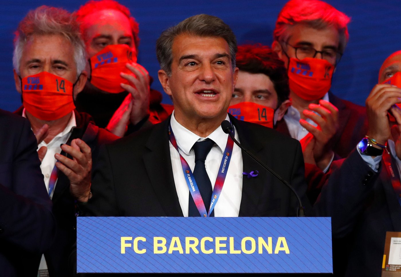 FC Barcelona's 100,000-plus members vote for president with club buried under a mountain of debt | iNFOnews.ca FC Barcelona's 100,000-plus members vote for president with club buried under a mountain of debt | iNFOnews.ca