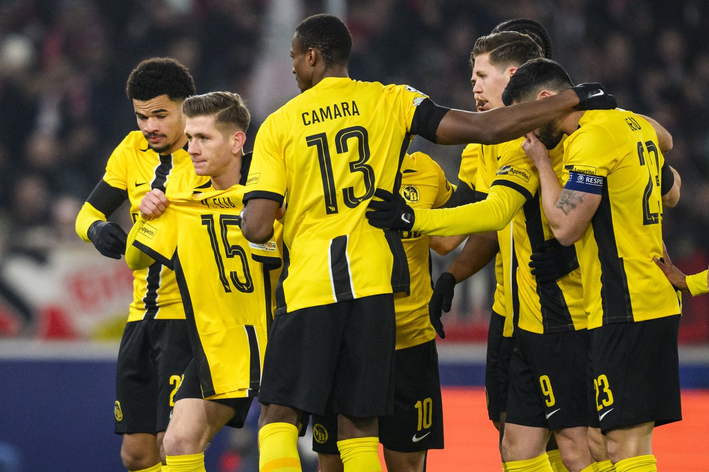 Young Boys players pay tribute to teammate Meschack Elia in Champions League game after his son died | iNFOnews.ca Young Boys players pay tribute to teammate Meschack Elia in Champions League game after his son died | iNFOnews.ca