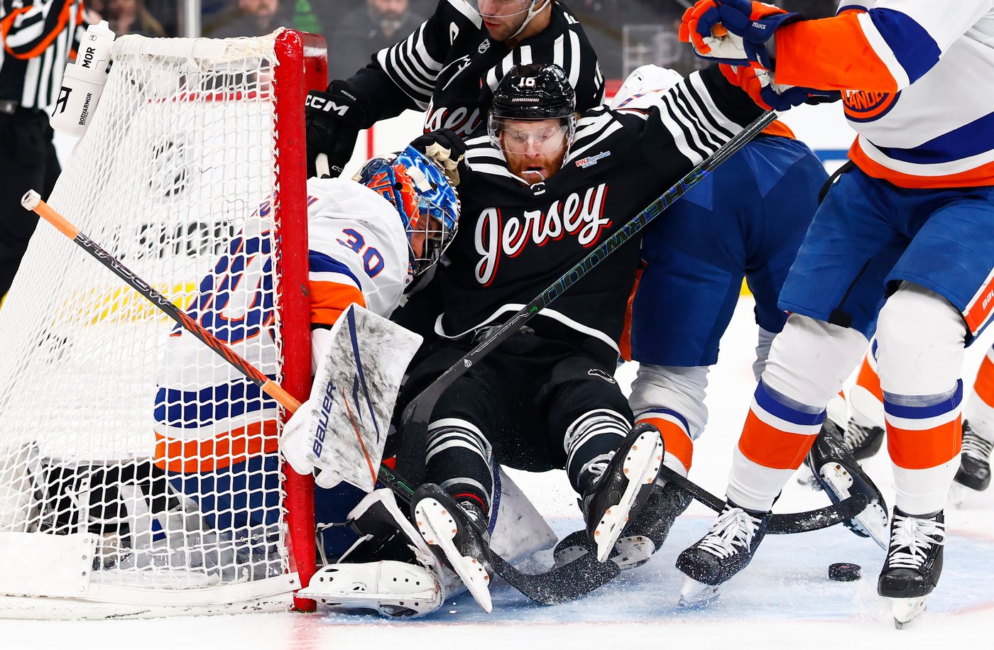 Bo Horvat's late goal lifts Islanders to 3-1 win over Devils | iNFOnews.ca Bo Horvat's late goal lifts Islanders to 3-1 win over Devils | iNFOnews.ca