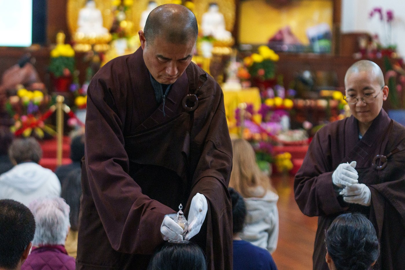 Teeth, finger bones and blessings: Buddhist relics inspire belief | iNFOnews.ca Teeth, finger bones and blessings: Buddhist relics inspire belief | iNFOnews.ca