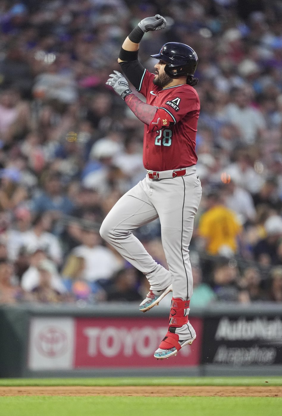 Eugenio Suárez homers twice to reach 300 in the Diamondbacks' 14-8 victory over the Rockies | iNFOnews.ca