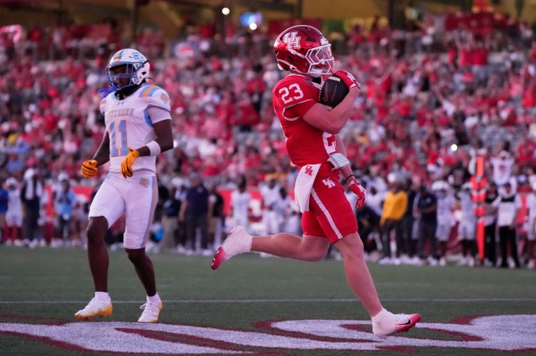 No. 22 Houston routs Southern 77-6 in game played briefly without stadium lights | iNFOnews.ca