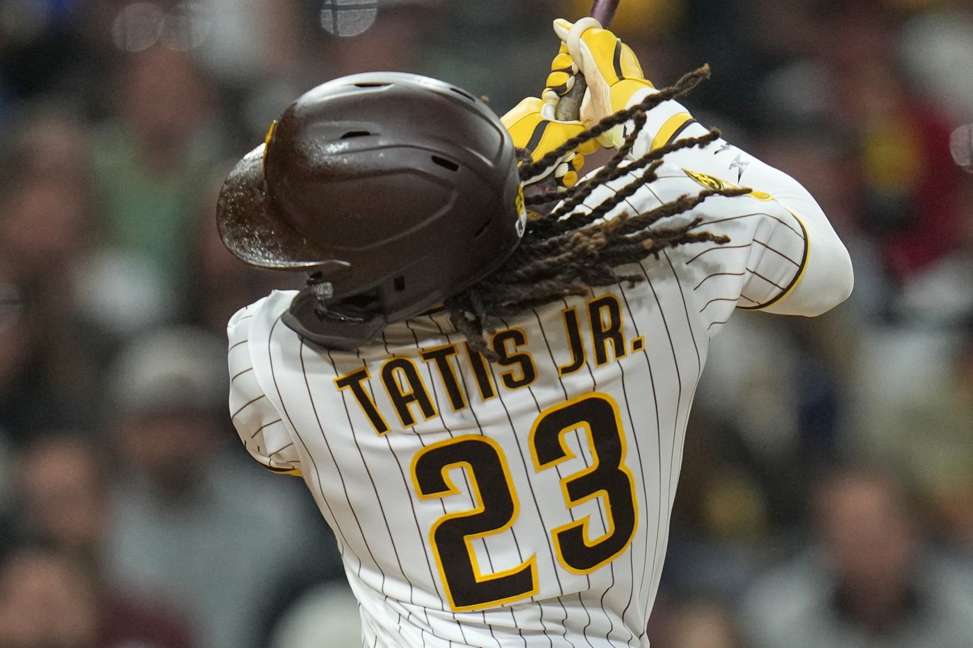Vitello, Giants get 1st win by beating Padres 3-2 as Bader homers off Buehler | iNFOnews.ca Vitello, Giants get 1st win by beating Padres 3-2 as Bader homers off Buehler | iNFOnews.ca