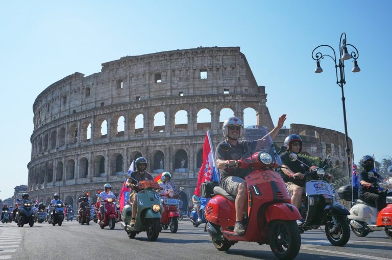 Thousands of Vespas swarm Rome’s historic center to mark iconic scooter’s 80th anniversary | iNFOnews.ca