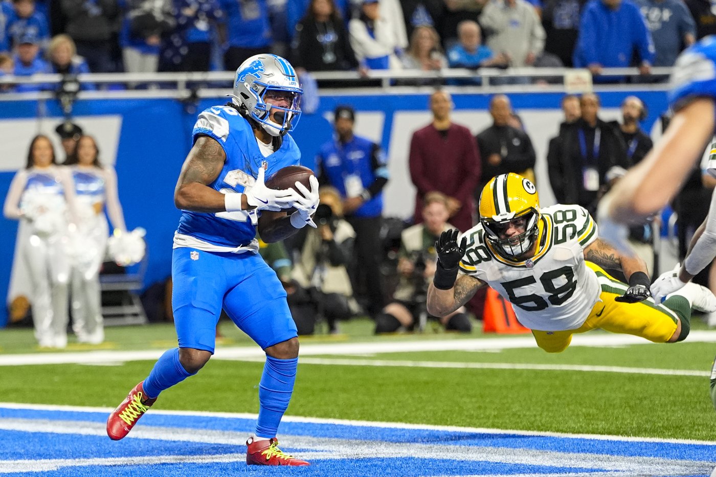 Dan Campbell's 4th-down gambles help Lions beat Packers 34-31 and clinch playoffs | iNFOnews.ca Dan Campbell's 4th-down gambles help Lions beat Packers 34-31 and clinch playoffs | iNFOnews.ca
