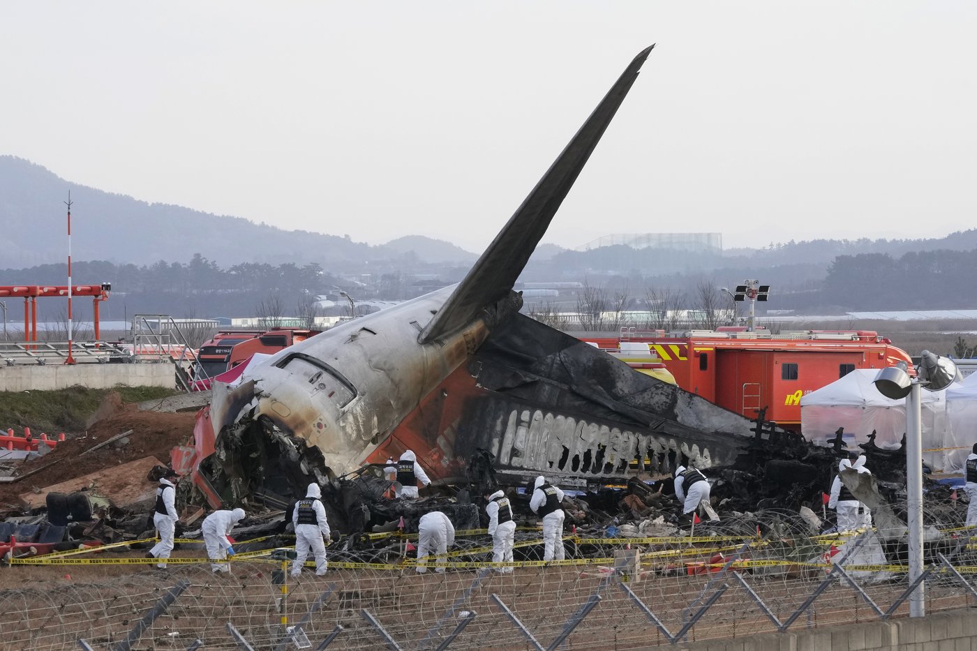South Korea will remove concrete barriers near runways in response to air disaster, reports say | iNFOnews.ca