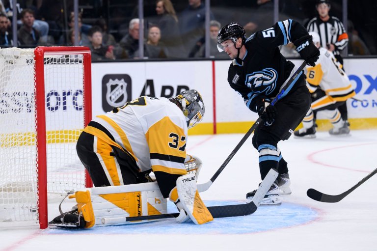 Mammoth hold off late charge from Penguins for 5-4 win | iNFOnews.ca
