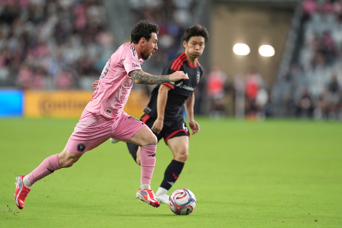 Messi scores twice in first game since Argentina retirement, Inter Miami beats DC United 4-0 | iNFOnews.ca