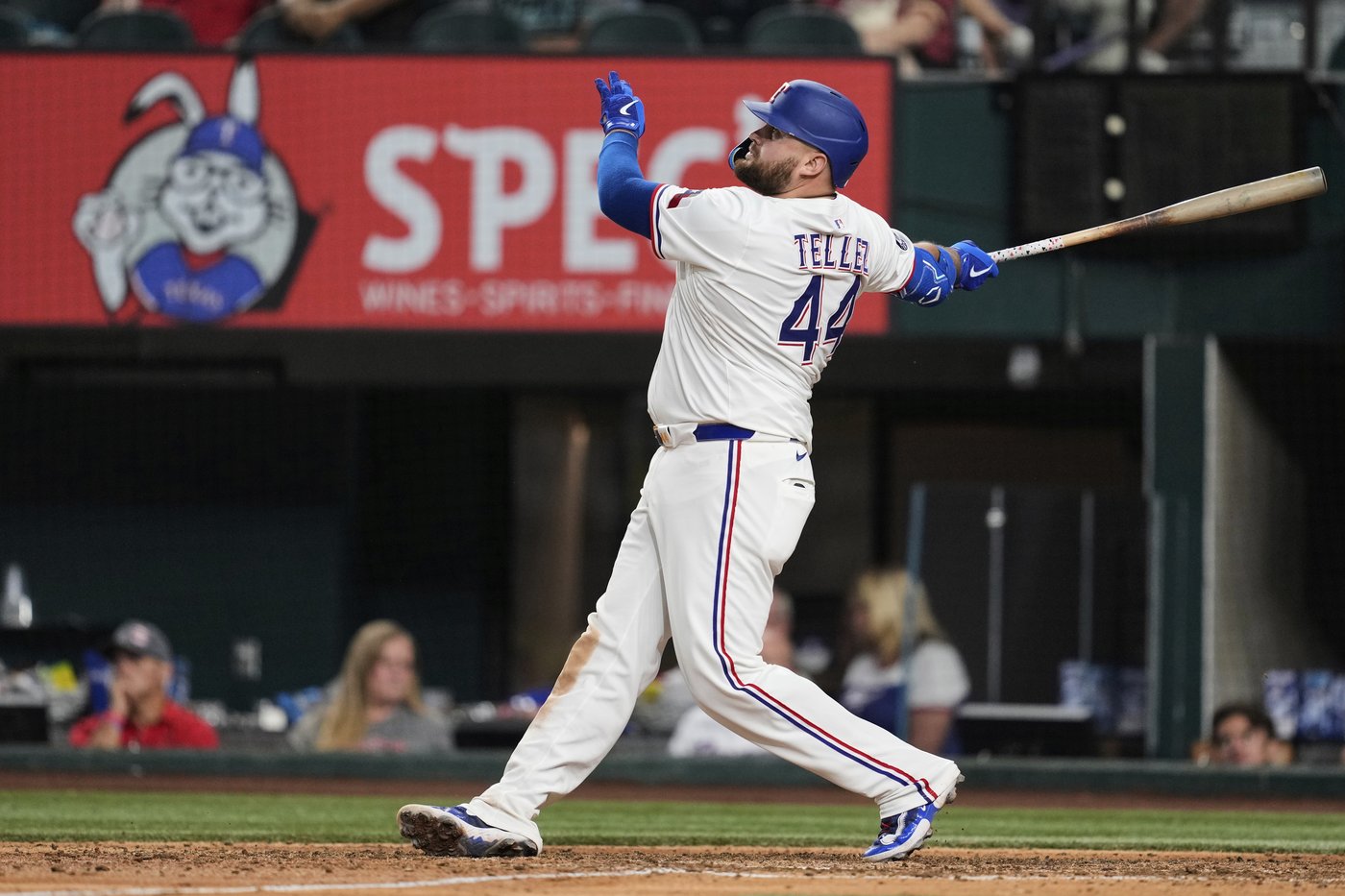 Burger hits RBI single in 10th as Rangers end 4-game skid with win over Diamondbacks | iNFOnews.ca Burger hits RBI single in 10th as Rangers end 4-game skid with win over Diamondbacks | iNFOnews.ca