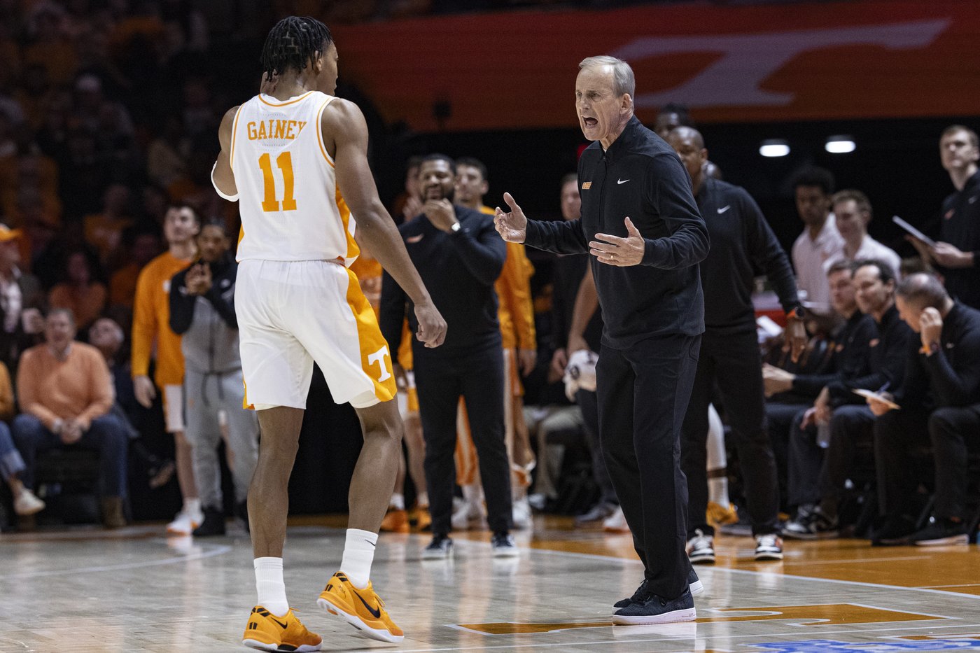 Shorthanded No. 8 Tennessee beats No. 5 Florida 64-44 | iNFOnews.ca Shorthanded No. 8 Tennessee beats No. 5 Florida 64-44 | iNFOnews.ca
