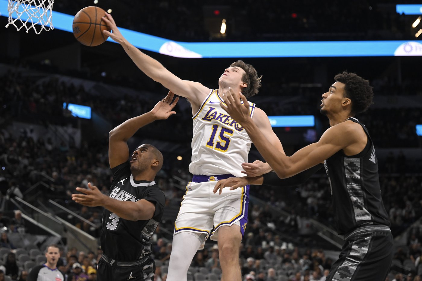 Anthony Davis, LeBron James lead Lakers past Spurs 120-115 to open NBA Cup title defense | iNFOnews.ca