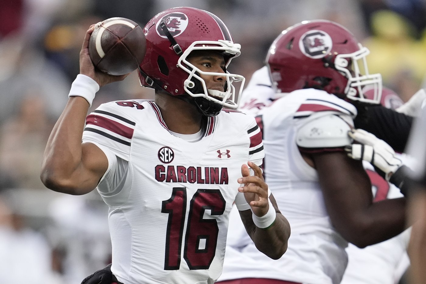 Clemson quarterback Klubnik duels South Carolina's Sellers on Saturday with CFP berth in play | iNFOnews.ca