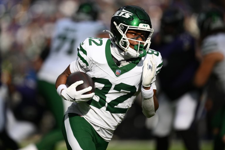 Jets WR Arian Smith has season-ending ACL injury and DL David Onyemata out after core muscle surgery | iNFOnews.ca