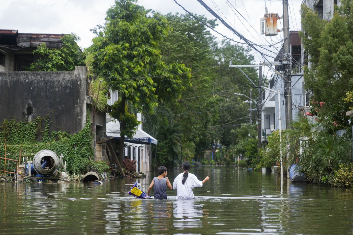 Storm blows away from northern Philippines leaving 82 dead but forecasters warn it may do a U-turn | iNFOnews.ca Storm blows away from northern Philippines leaving 82 dead but forecasters warn it may do a U-turn | iNFOnews.ca