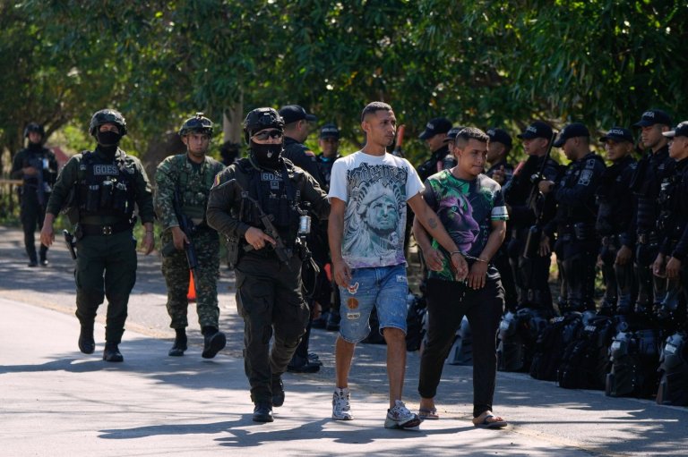Colombia's president sends troops to a Caribbean city after an outburst of violence | iNFOnews.ca
