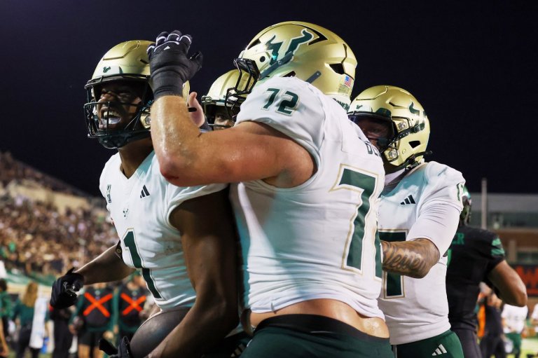 No. 24 South Florida scores 4 TDs in a 4 1/2-minute span and hands North Texas its 1st loss | iNFOnews.ca