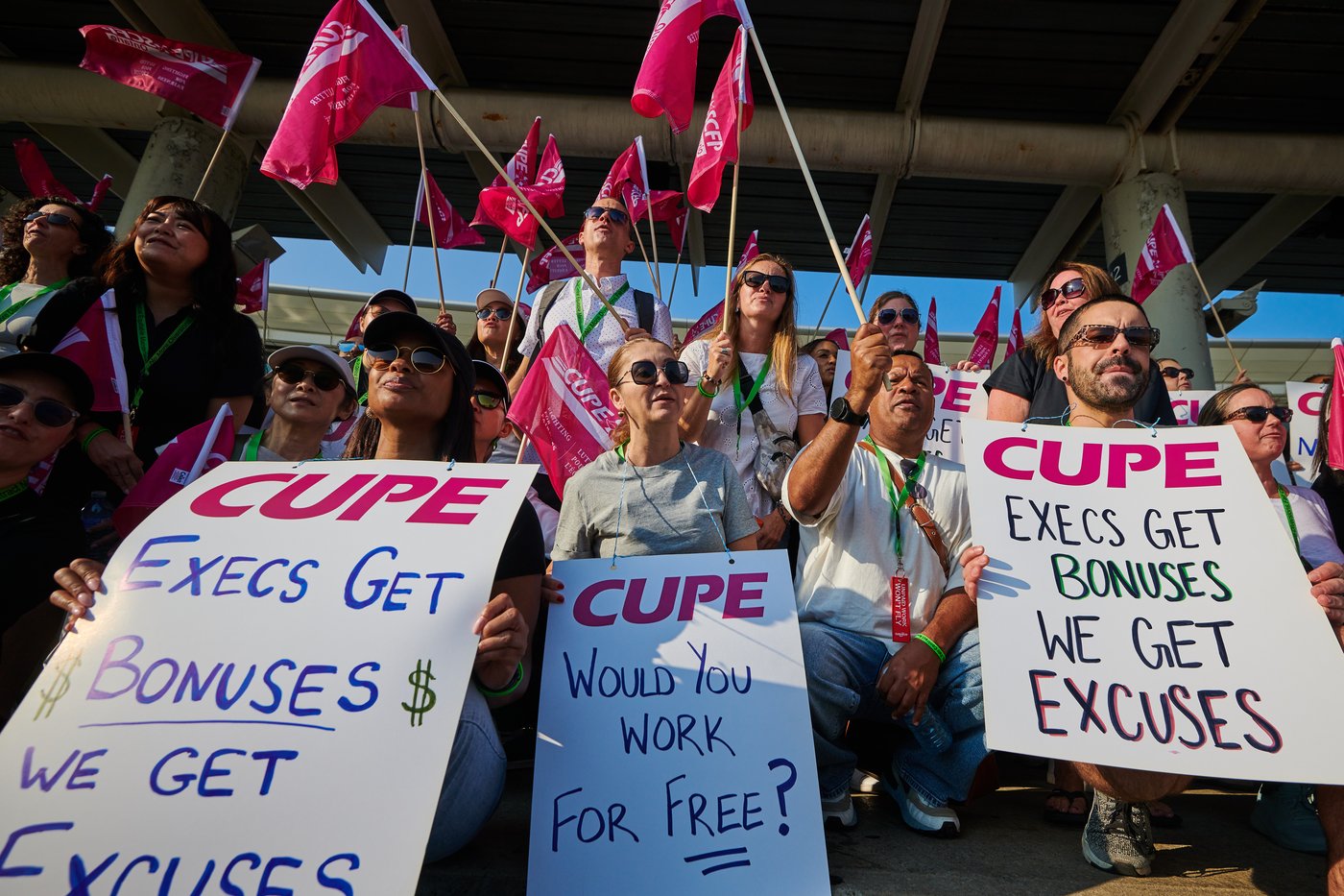 Travellers stranded despite federal intervention into Air Canada labour strife | iNFOnews.ca