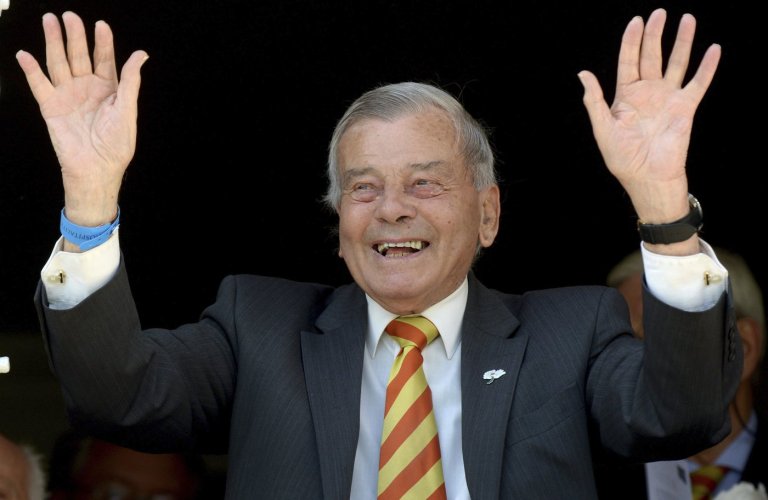 'Dickie' Bird, charismatic former cricket umpire, dies at age 92 | iNFOnews.ca