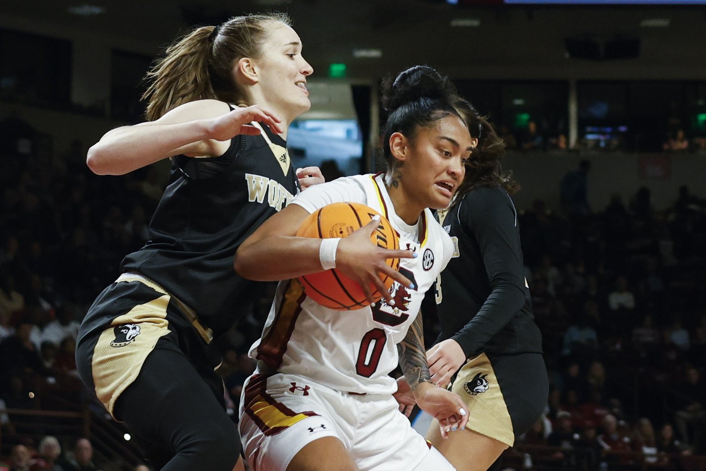 Edwards leads No. 2 South Carolina to 65th straight home win 93-47 over Wofford on Sunday. | iNFOnews.ca