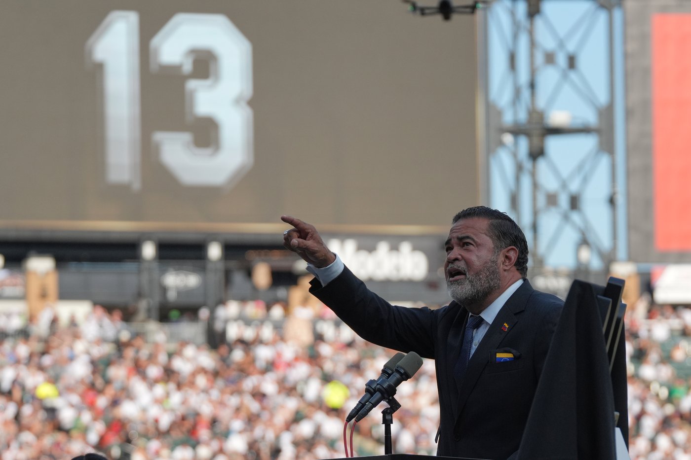White Sox retire No. 13 of former manager and shortstop Ozzie Guillén | iNFOnews.ca