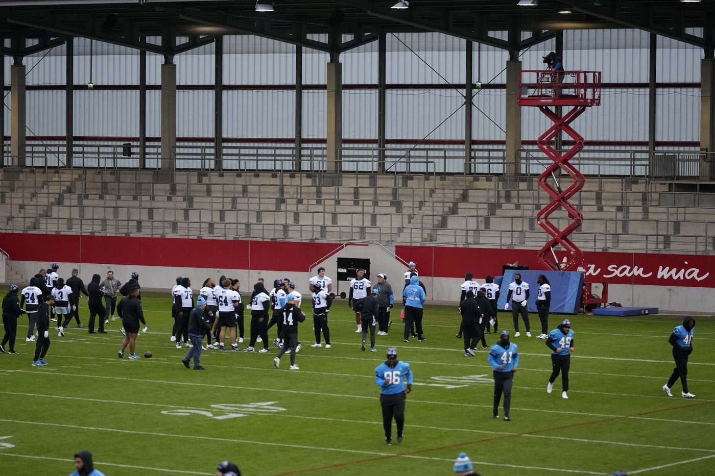Germany's legion of NFL fans welcomes the 2-7 Giants and Panthers after Brady and Mahomes | iNFOnews.ca