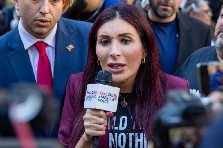 Laura Loomer meets with Zelenskyy in Ukraine after major reversal on the war | iNFOnews.ca