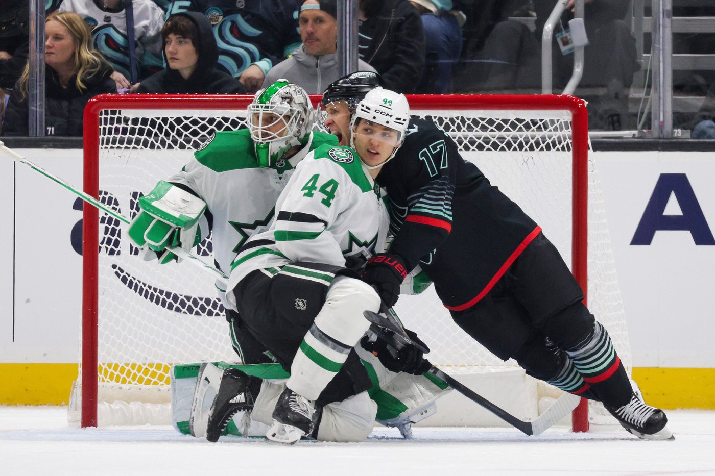 Kolyachonok breaks late tie with 1st goal of season, Stars beat Kraken 3-2 | iNFOnews.ca