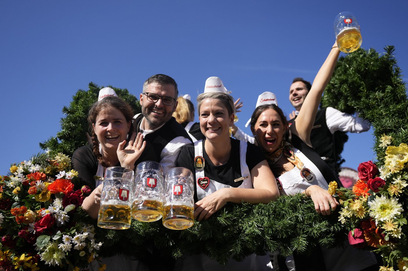 Beer and merriment flow at the 189th Oktoberfest in Munich | iNFOnews.ca Beer and merriment flow at the 189th Oktoberfest in Munich | iNFOnews.ca