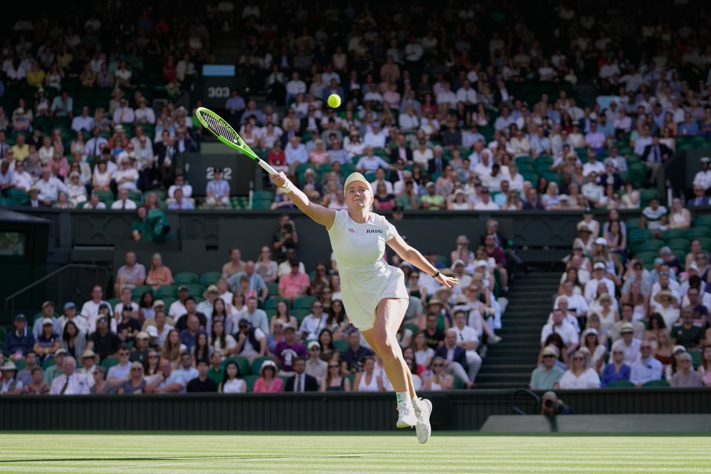 Centre Court crowd at Wimbledon keeps one eye on England's World Cup match | iNFOnews.ca Centre Court crowd at Wimbledon keeps one eye on England's World Cup match | iNFOnews.ca