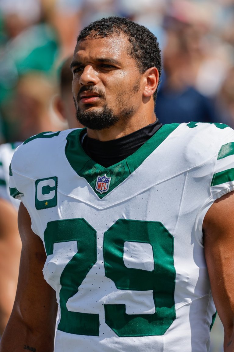 Jets safety Minkah Fitzpatrick and wide receiver Omar Cooper Jr. 'week to week' with injuries | iNFOnews.ca