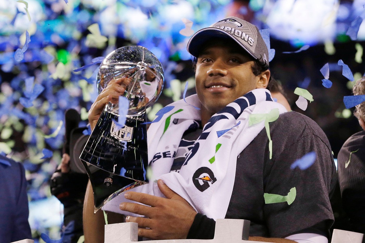 Russell Wilson confirms he's retiring from the NFL to join CBS Sports | iNFOnews.ca Russell Wilson confirms he's retiring from the NFL to join CBS Sports | iNFOnews.ca