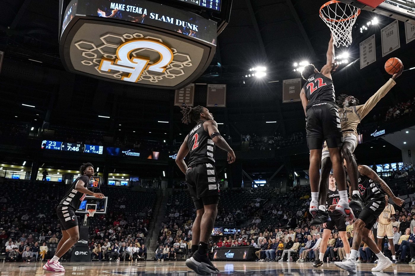 Mitchell leads No. 18 Cincinnati in rout of Georgia Tech 81-58 | iNFOnews.ca Mitchell leads No. 18 Cincinnati in rout of Georgia Tech 81-58 | iNFOnews.ca