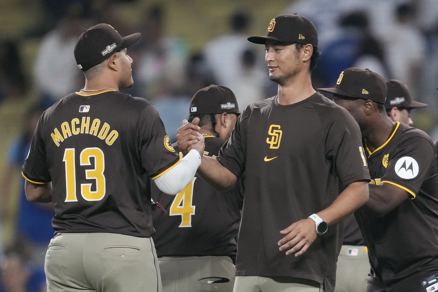 Dodgers manager Roberts says it's 'bothersome' that Machado seemed to throw ball at him in dugout | iNFOnews.ca Dodgers manager Roberts says it's 'bothersome' that Machado seemed to throw ball at him in dugout | iNFOnews.ca